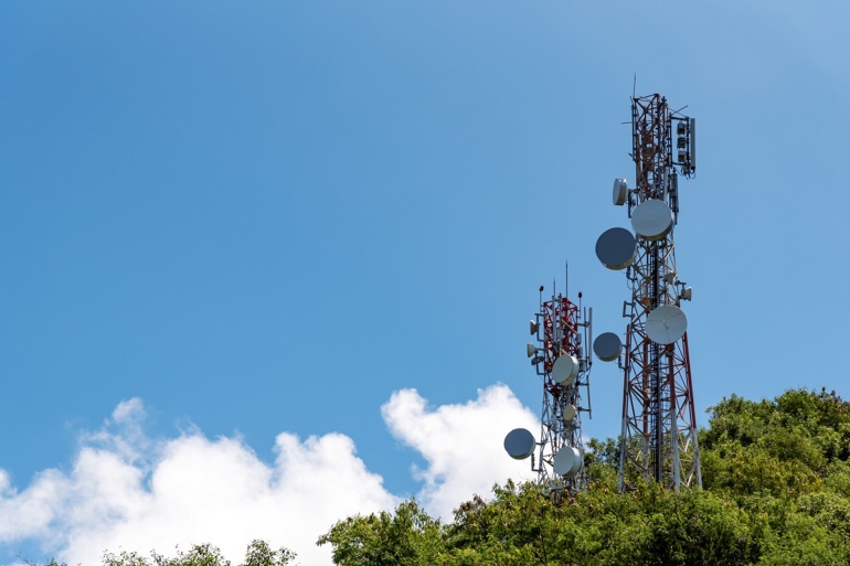 تساهم البلدان النامية برصيد كبير من إشارات الهواتف الخلوية المتسربة من الأرض (غيتي)