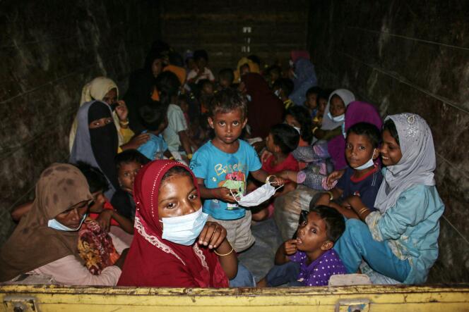 لاجئون من الروهينجا في مقاطعة آتشيه، إندونيسيا، 21 نوفمبر 2023.